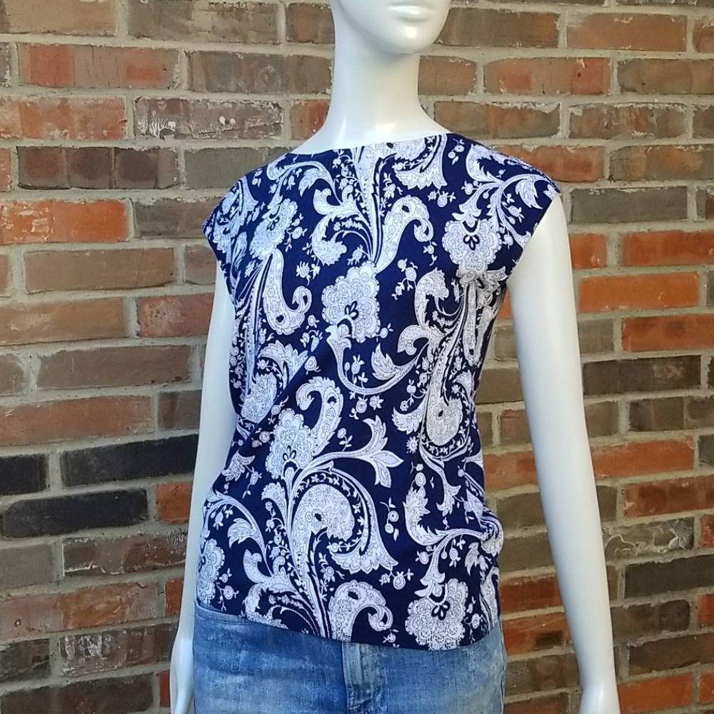 Worn Once-Navy & White Paisley!!💙